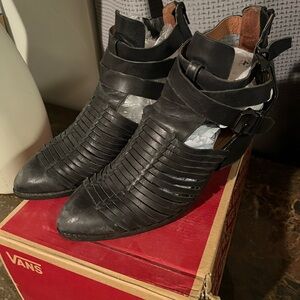 Jeffrey Campbell Ibiza Stillwell Booties size 11
